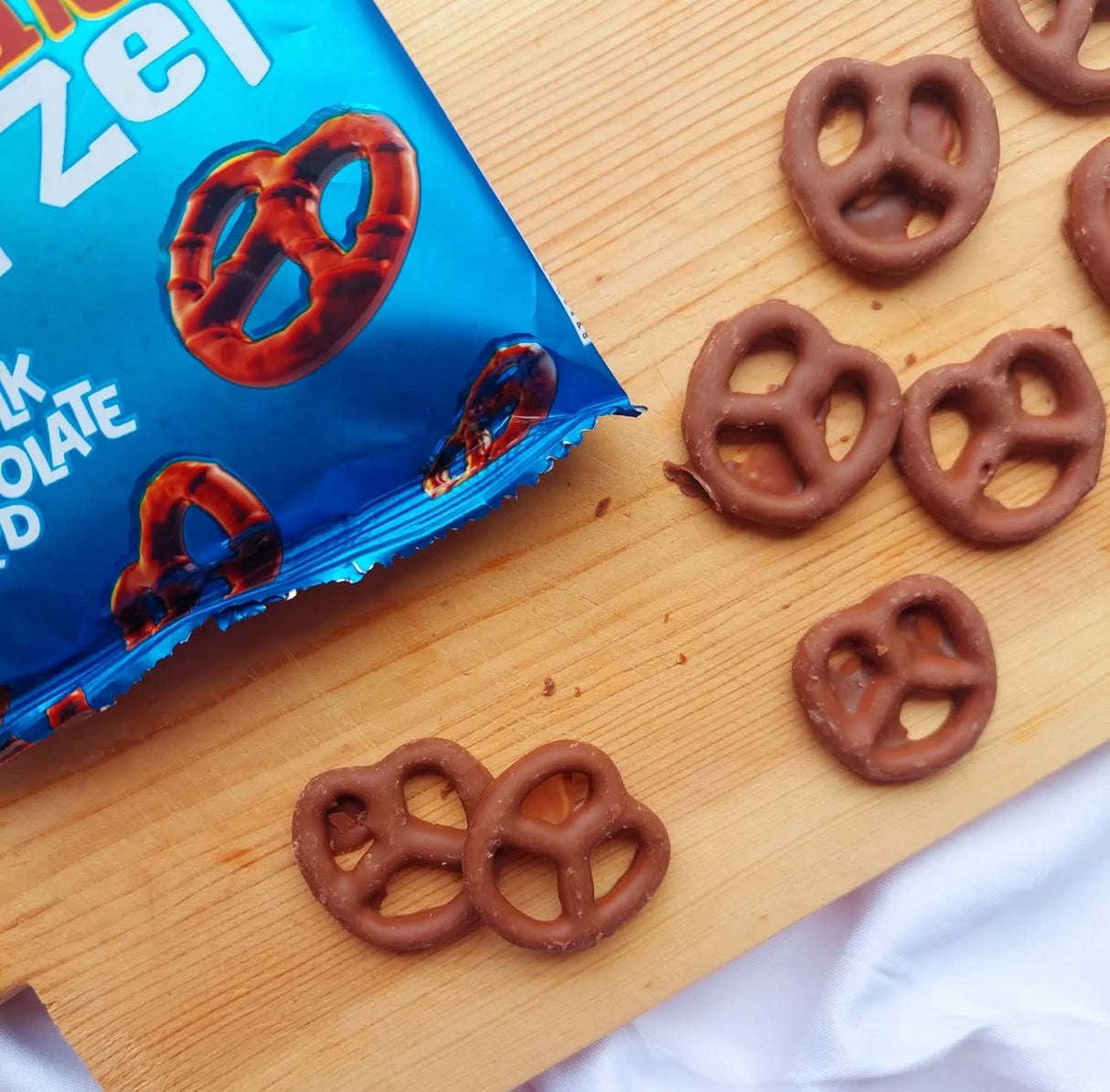 Chocolate Coated Mini Pretzel - 12 Packs in 1 Colli