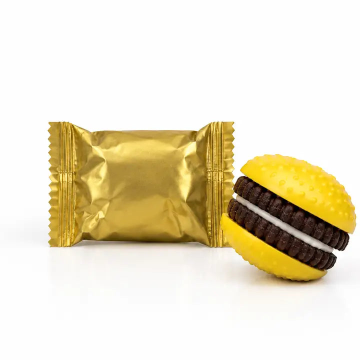 Chocolate Burger – Oreo Cake Bites with Cream Filling, 2 Pieces
