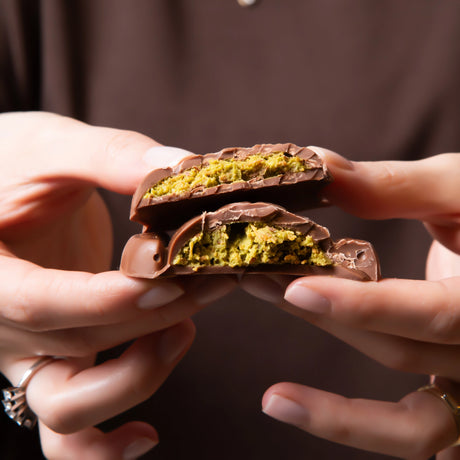 Viral Capybara Dubai Chocolate Bar, Premium Quality