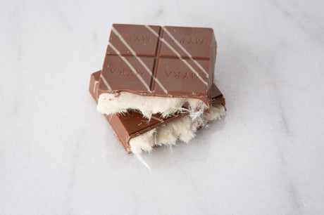 VIRAL ANGEL HAIR CHOCOLATE BAR (WHITE COTTON CANDY)