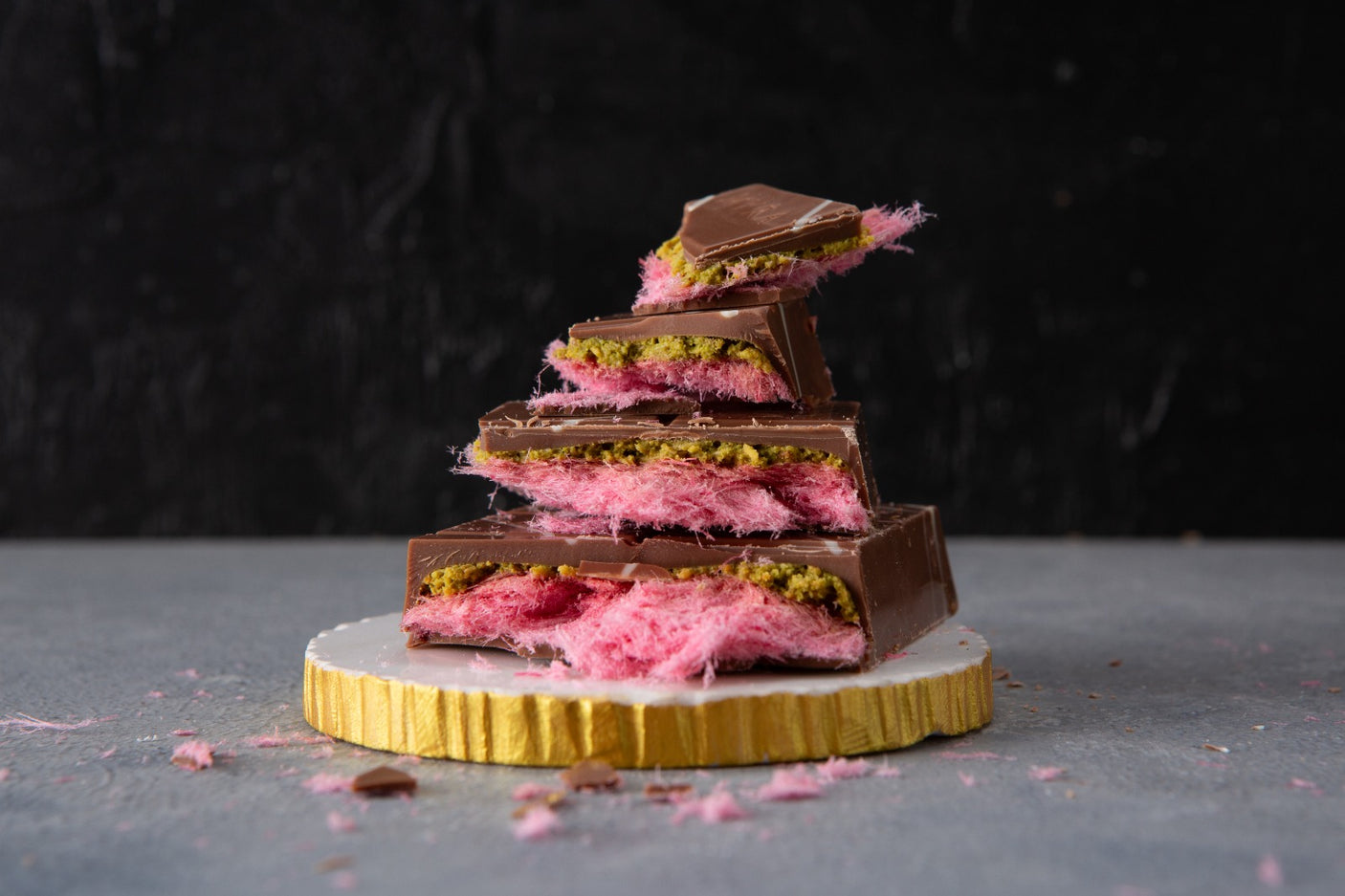 VIRAL DUBAI ANGEL HAIR CHOCOLATE BAR  (PINK COTTON+PISTACHIO)